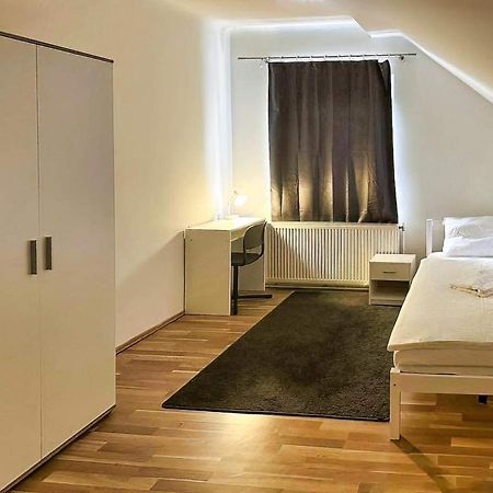 Adelin Einzelzimmer Hostel Виена Екстериор снимка