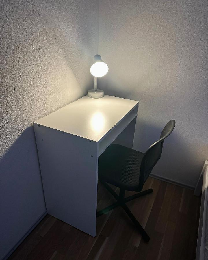 Adelin Einzelzimmer Hostel Виена Екстериор снимка