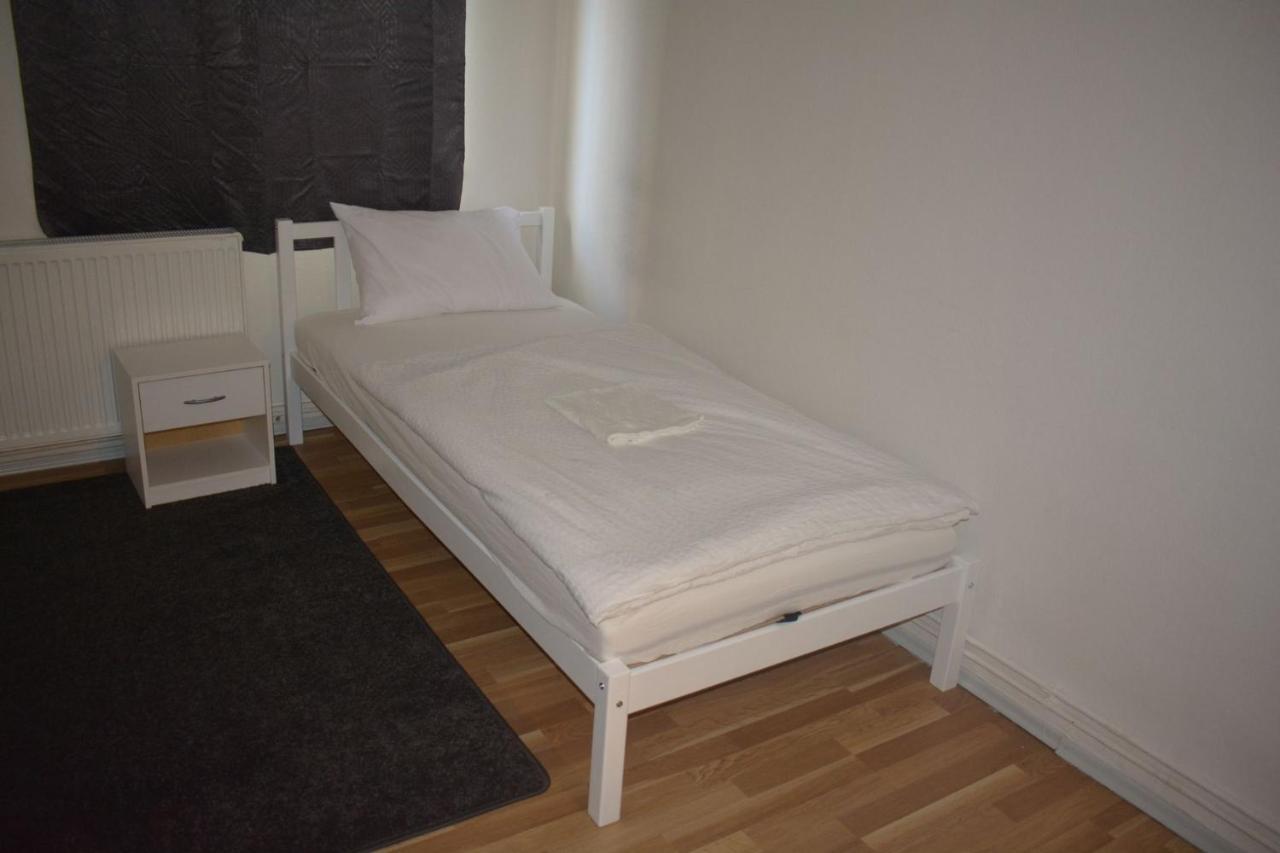 Adelin Einzelzimmer Hostel Виена Екстериор снимка
